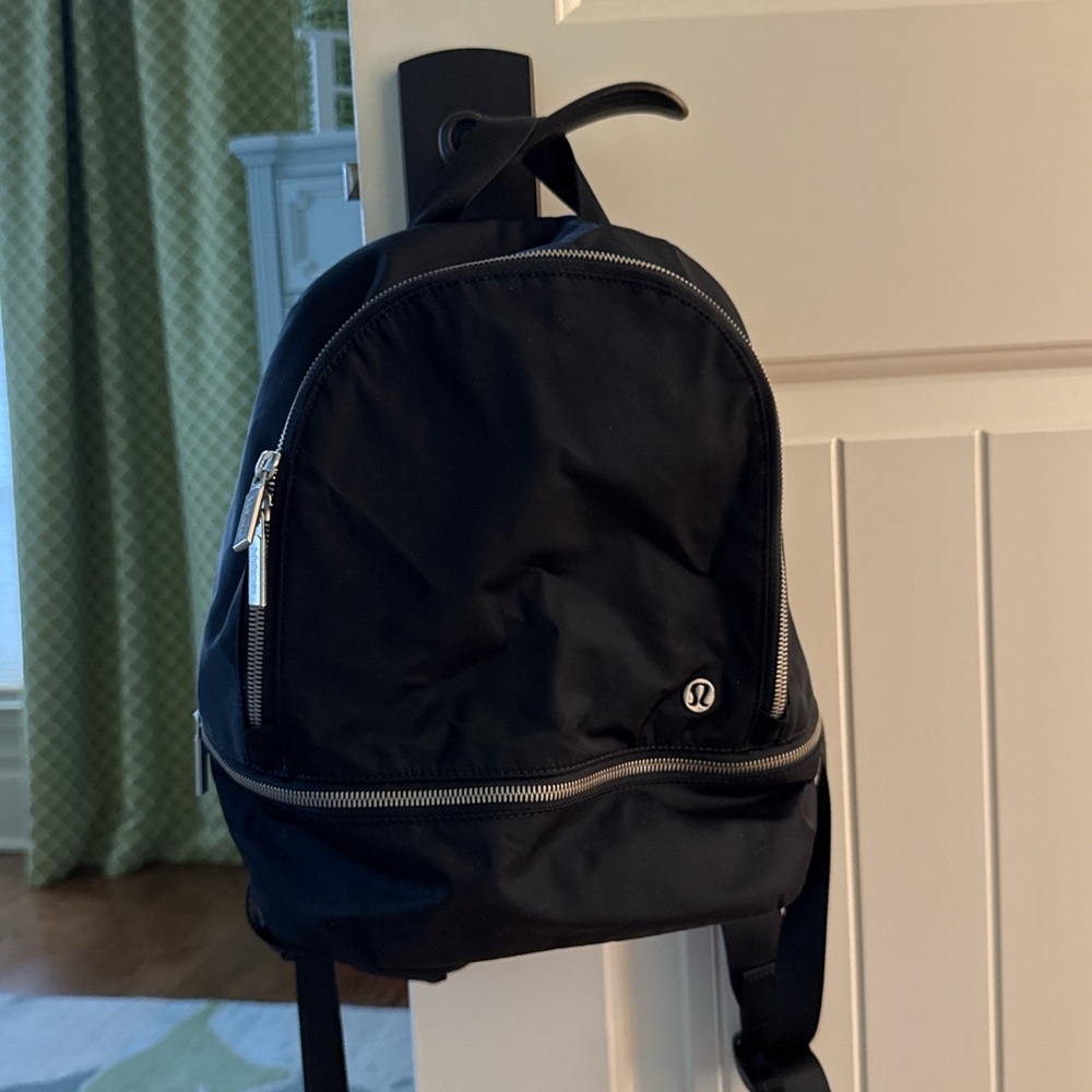 Black lululemon backpack